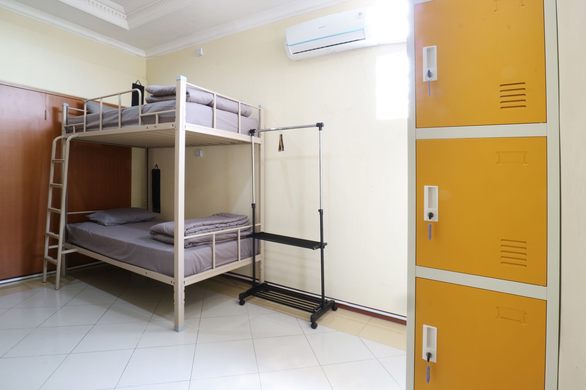 Maharani Guesthouse Tebet Syariah Jakarta Exterior foto